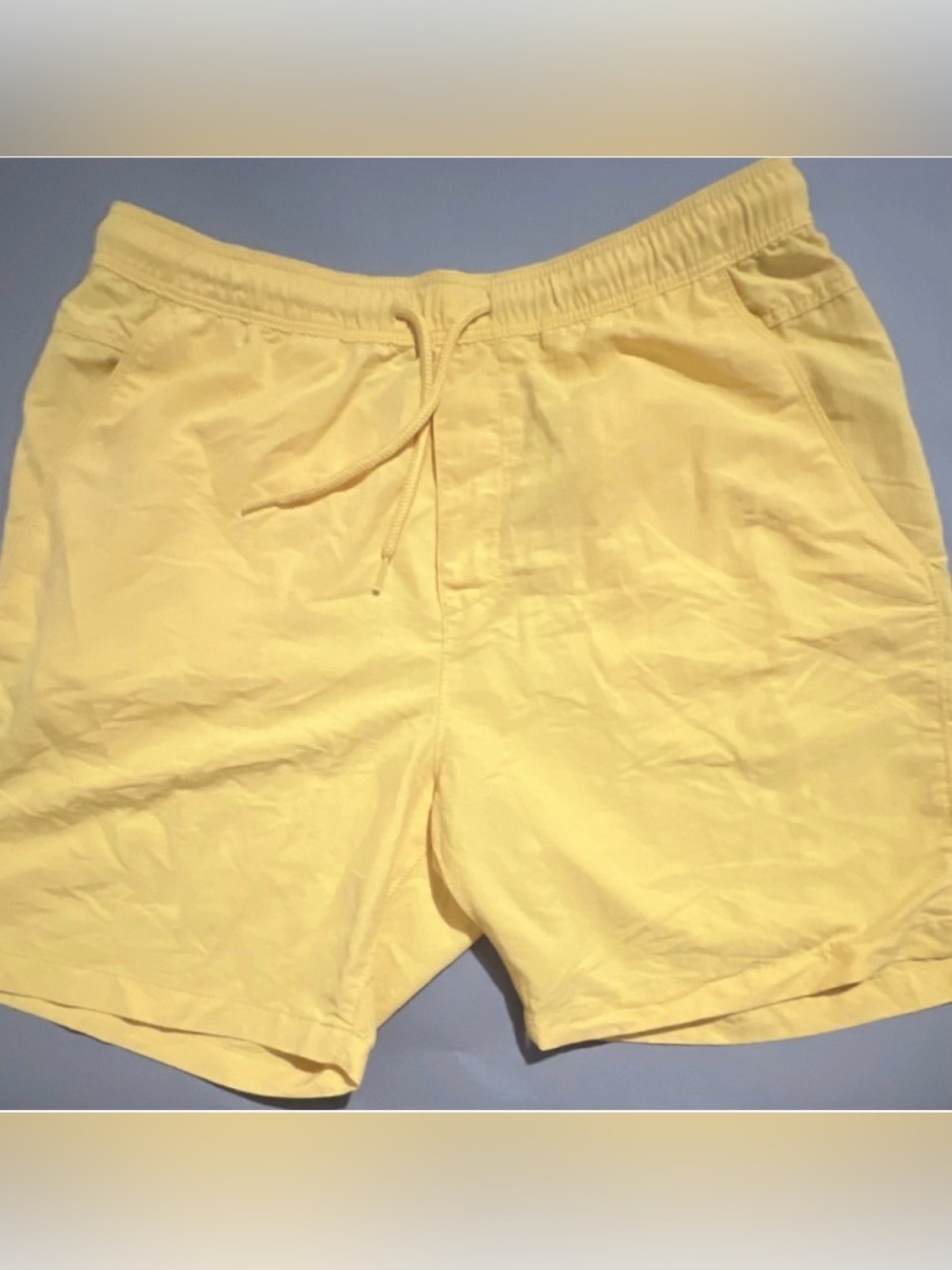 H&M Yellow Relaxed Fit Casual Shorts Drawstring Elastic Waist Pockets Men’s Sz M